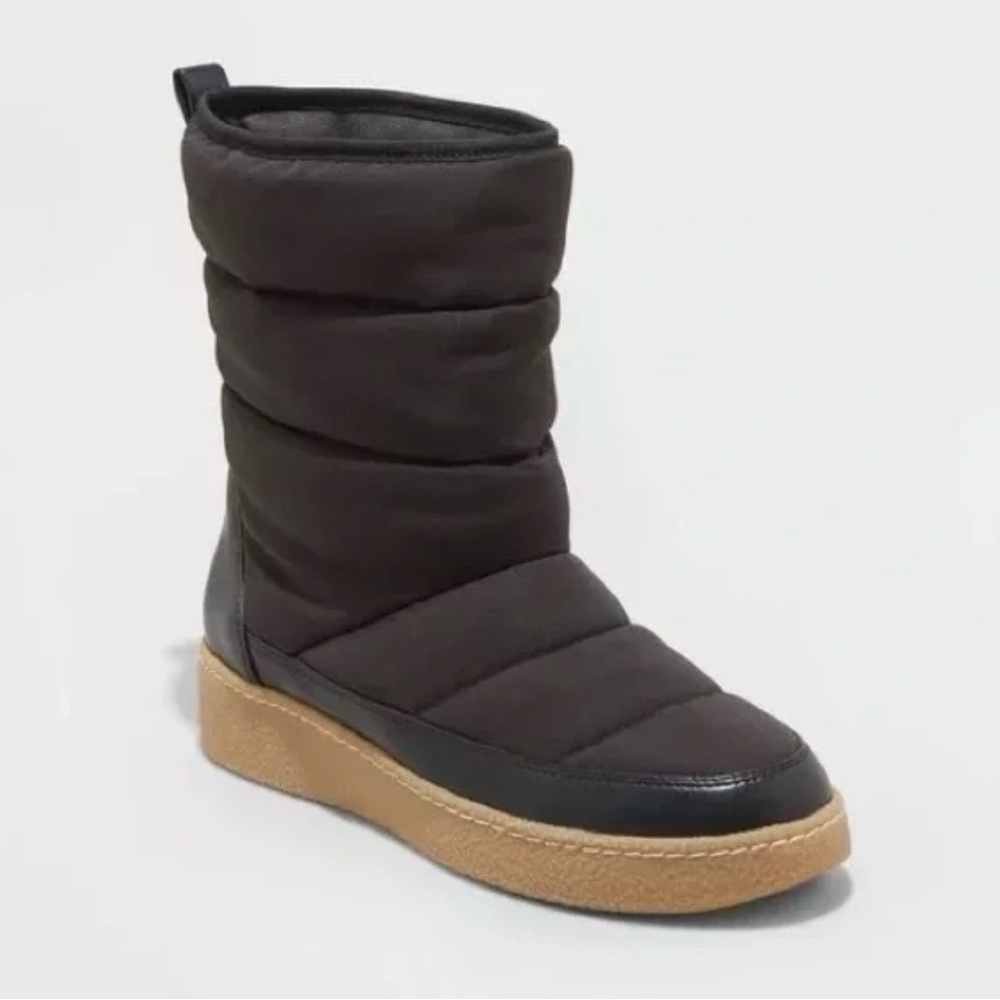 a new day  woman’s Black Quilted Winter Ankle Boot with Tan Platform Sole size 6 - Picture 9 of 14